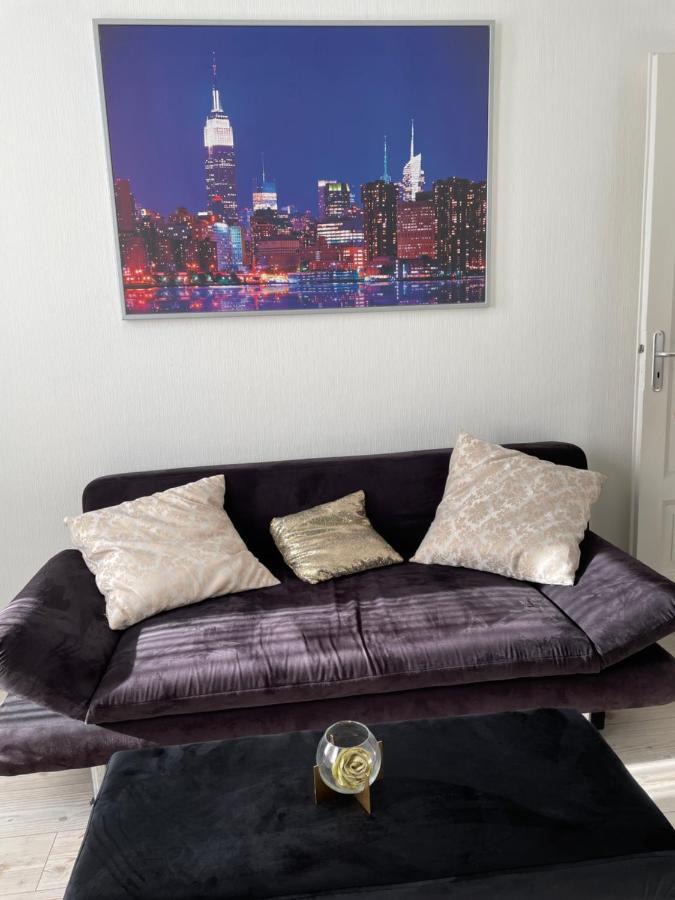 Sky Night Suite Düren - Eifel Εξωτερικό φωτογραφία